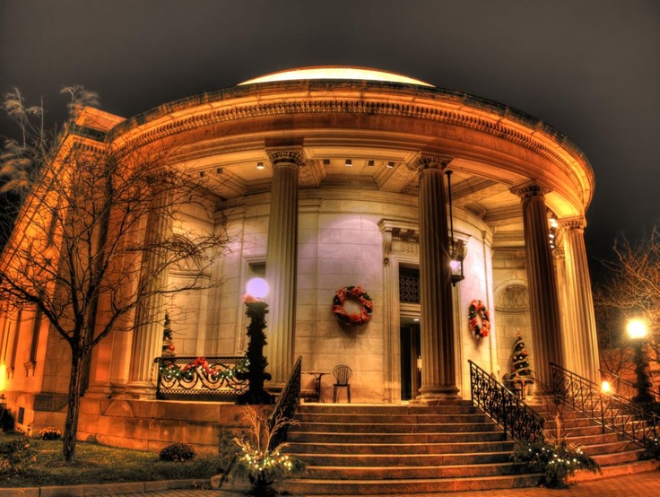 Create a Hauntingly Elegant Halloween-Themed Wedding at The Rotunda